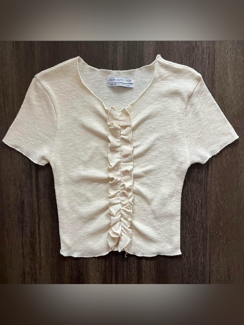 Urban Outfitters Ruffle Stretchy Ribbed Short Sleeve Cream Top Tee Blouse Size M